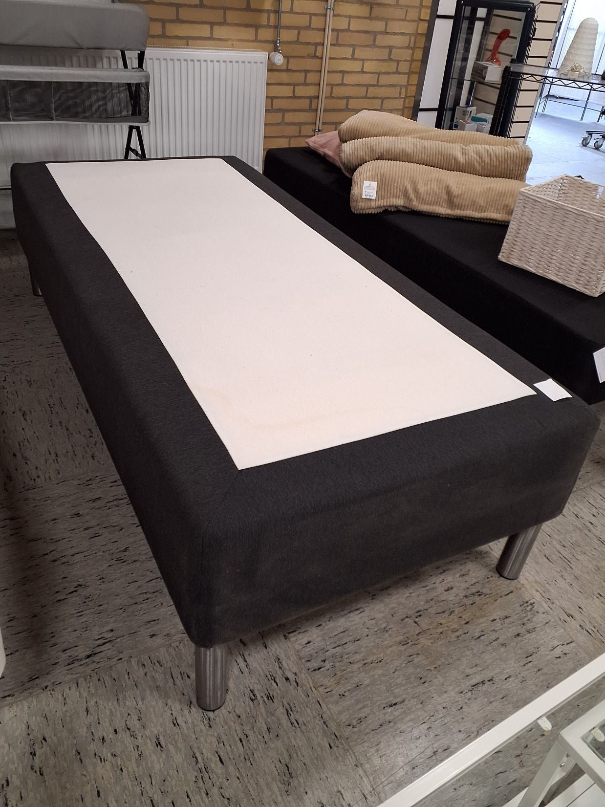 Boxmadras m stålben